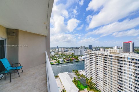 Copropriété à louer à Hallandale Beach, Floride: 1 chambre, 80.82 m2 № 1939995 - photo 24