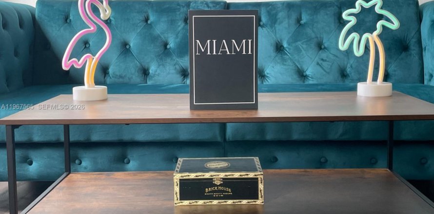 Студия в кондо в Майами-Бич, Флорида № 2036391