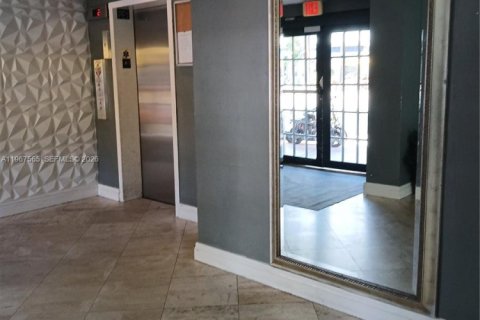 Купить кондоминиум в Майами-Бич, Флорида 37.16м2, № 2036391 - фото 12