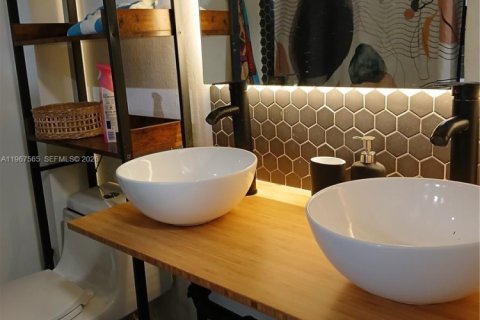 Купить кондоминиум в Майами-Бич, Флорида 37.16м2, № 2036391 - фото 9