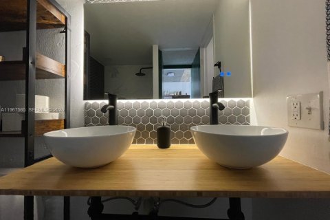 Купить кондоминиум в Майами-Бич, Флорида 37.16м2, № 2036391 - фото 8