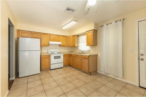 Villa ou maison à vendre à Wildwood, Floride: 2 chambres, 79.71 m2 № 2092349 - photo 8