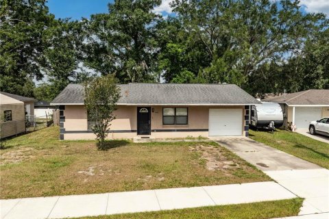 Villa ou maison à Wildwood, Floride 2 chambres, 79.71 m2 № 2092349