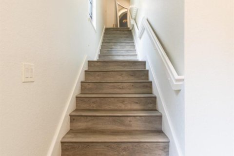 Townhouse in Weston, Florida 4 bedrooms, 217.39 sq.m. № 2185708 - photo 5