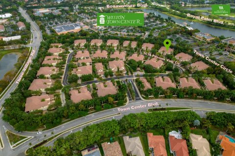 Townhouse in Weston, Florida 4 bedrooms, 217.39 sq.m. № 2185708 - photo 4