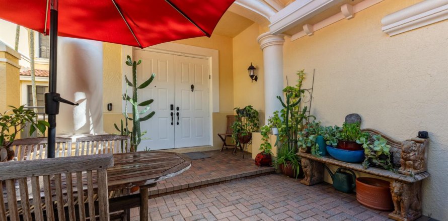 Townhouse in Weston, Florida 4 bedrooms, 217.39 sq.m. № 2185708