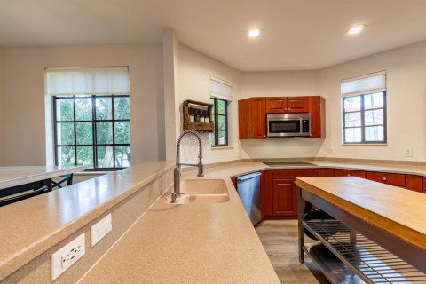 Townhouse in Weston, Florida 4 bedrooms, 217.39 sq.m. № 2185708 - photo 22