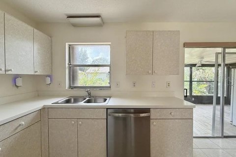 House in Kissimmee, Florida 2 bedrooms, 97.55 sq.m. № 1841401 - photo 3