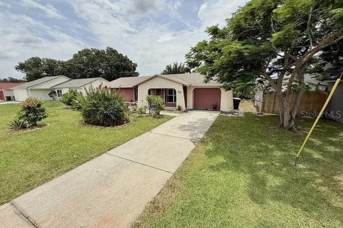 House in Kissimmee, Florida 2 bedrooms, 97.55 sq.m. № 1841401 - photo 1