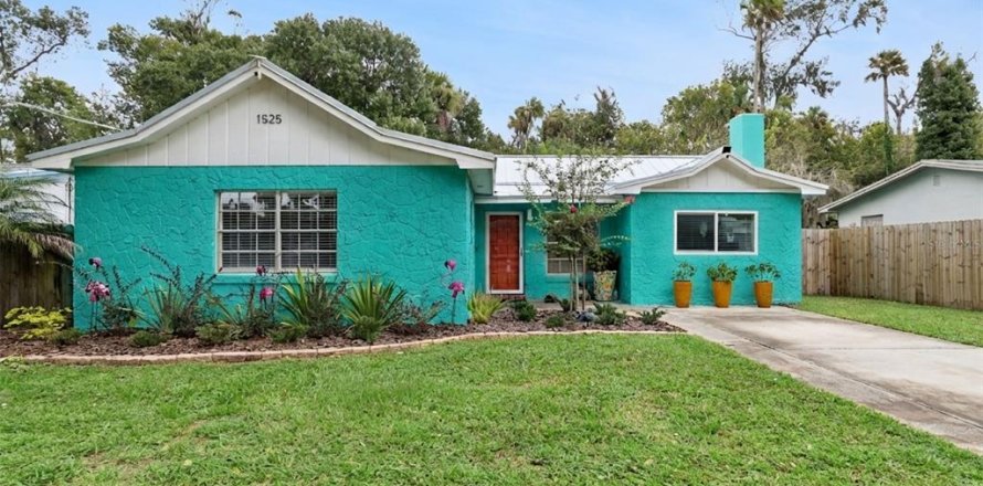 House in Holly Hill, Florida 4 bedrooms, 142.05 sq.m. № 2428713