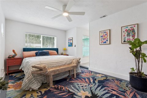 House in Holly Hill, Florida 4 bedrooms, 142.05 sq.m. № 2428713 - photo 5
