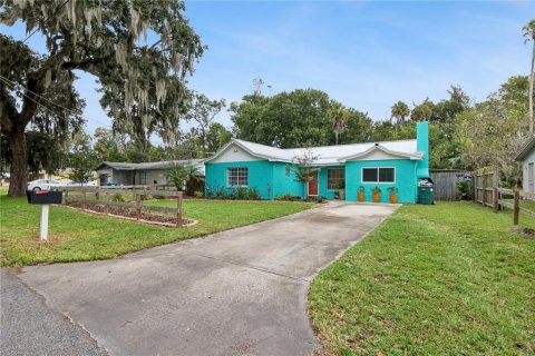House in Holly Hill, Florida 4 bedrooms, 142.05 sq.m. № 2428713 - photo 8