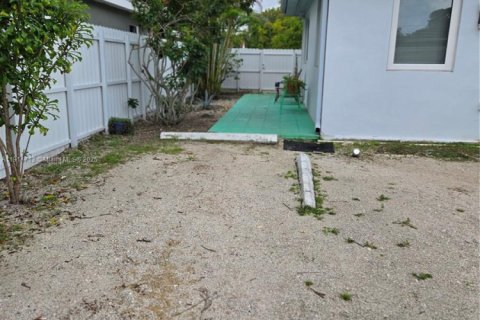 Appartement à louer à North Miami, Floride: 1 chambre, 215.16 m2 № 1966799 - photo 3