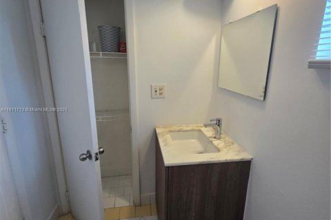 Appartement à louer à North Miami, Floride: 1 chambre, 215.16 m2 № 1966799 - photo 9