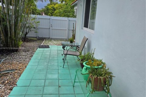 Appartement à louer à North Miami, Floride: 1 chambre, 215.16 m2 № 1966799 - photo 2