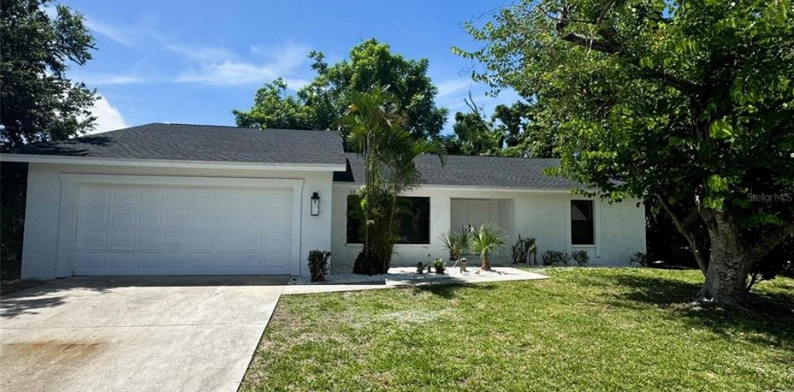 House in Sarasota, Florida 4 bedrooms, 207.26 sq.m. № 1835112