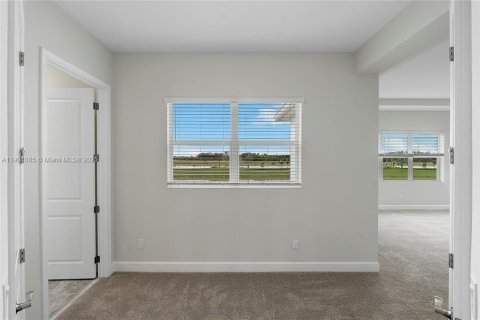 House in Westlake, Florida 5 bedrooms, 369.66 sq.m. № 2012836 - photo 27