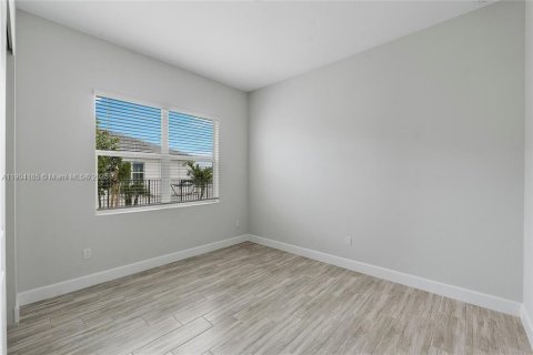 House in Westlake, Florida 5 bedrooms, 369.66 sq.m. № 2012836 - photo 13