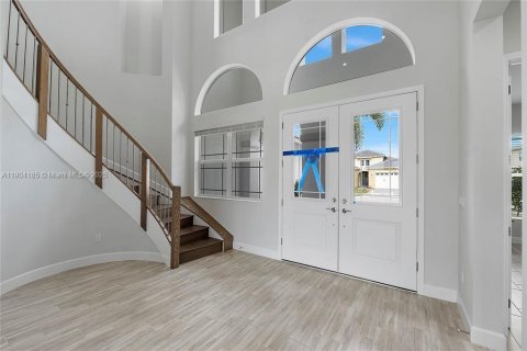 House in Westlake, Florida 5 bedrooms, 369.66 sq.m. № 2012836 - photo 3