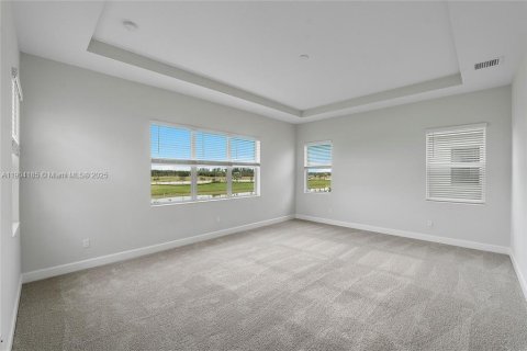 House in Westlake, Florida 5 bedrooms, 369.66 sq.m. № 2012836 - photo 28