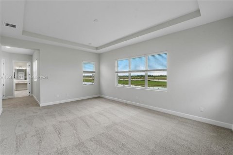 House in Westlake, Florida 5 bedrooms, 369.66 sq.m. № 2012836 - photo 29