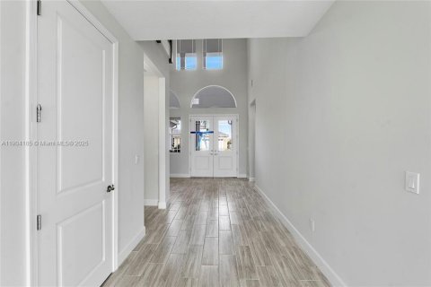 House in Westlake, Florida 5 bedrooms, 369.66 sq.m. № 2012836 - photo 8