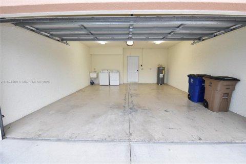 Купить кондоминиум в Лихай-Эйкерс, Флорида 3 спальни, 140.93м2, № 1947944 - фото 26