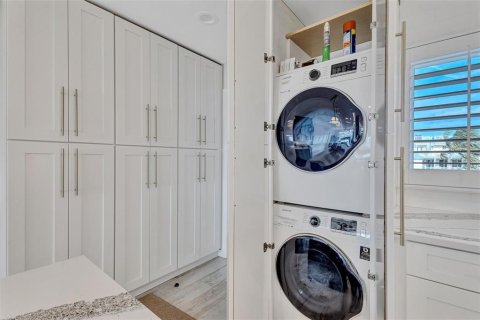 Condo in Longboat Key, Florida, 2 bedrooms  № 2099074 - photo 18