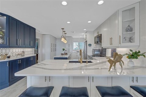 Condo in Longboat Key, Florida, 2 bedrooms  № 2099074 - photo 5