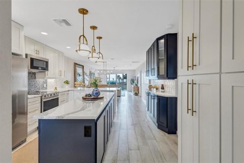 Condo in Longboat Key, Florida, 2 bedrooms  № 2099074 - photo 3