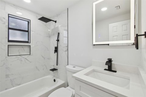 Villa ou maison à vendre à Tampa, Floride: 4 chambres, 106.65 m2 № 1803105 - photo 25