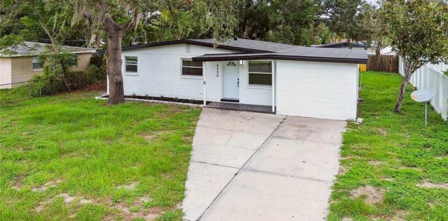 Villa ou maison à Tampa, Floride 4 chambres, 106.65 m2 № 1803105