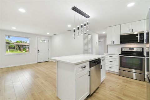 Villa ou maison à vendre à Tampa, Floride: 4 chambres, 106.65 m2 № 1803105 - photo 14