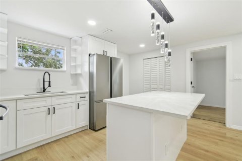 Villa ou maison à vendre à Tampa, Floride: 4 chambres, 106.65 m2 № 1803105 - photo 12
