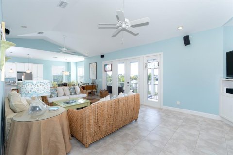 House in Placida, Florida 3 bedrooms, 178 sq.m. № 2239856 - photo 15