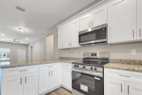 Villa ou maison à vendre à Tampa, Floride: 3 chambres, 116.22 m2 № 2201260 - photo 7