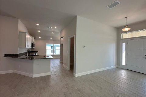 House in Oxford, Florida 4 bedrooms, 170.1 sq.m. № 2206533 - photo 8