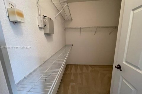 Touwnhouse à louer à Homestead, Floride: 2 chambres, 132.94 m2 № 2001632 - photo 6