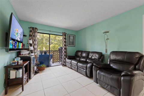 Copropriété à vendre à Miami, Floride: 2 chambres, 73.67 m2 № 2012306 - photo 8