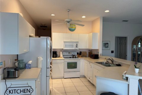 House in Port Charlotte, Florida 2 bedrooms, 126.72 sq.m. № 1815749 - photo 4