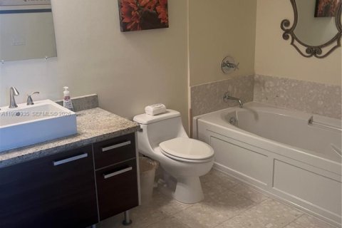 Condominio en alquiler en Miami, Florida, 3 dormitorios, 138.05 m2 № 2064478 - foto 9