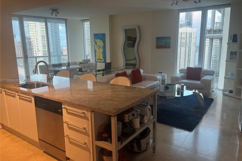 Condominio en alquiler en Miami, Florida, 3 dormitorios, 138.05 m2 № 2064478 - foto 4