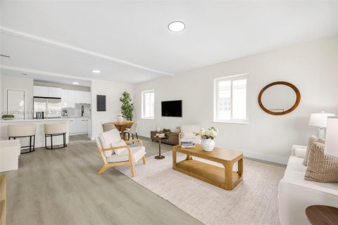 Casa en alquiler en Miami, Florida, 2 dormitorios, 123.93 m2 № 1942030 - foto 2
