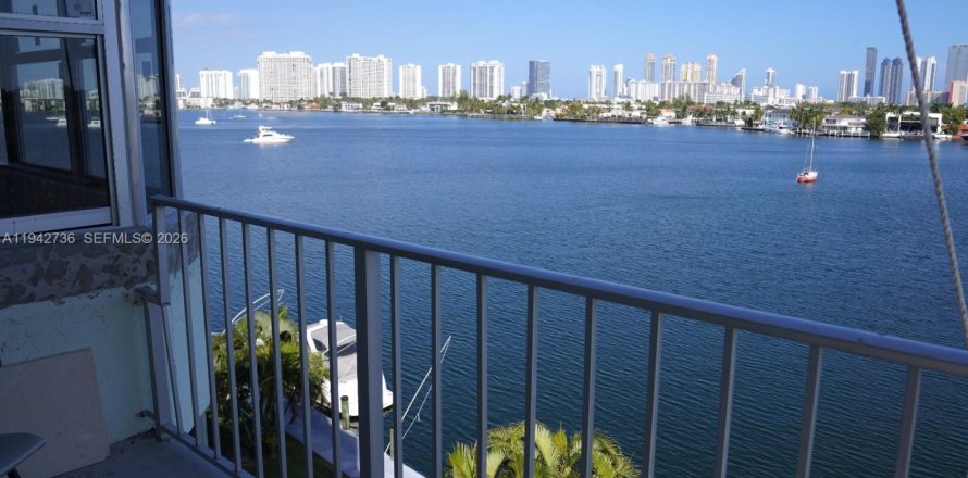 Condo à North Miami Beach, Floride, 2 chambres  № 2000126