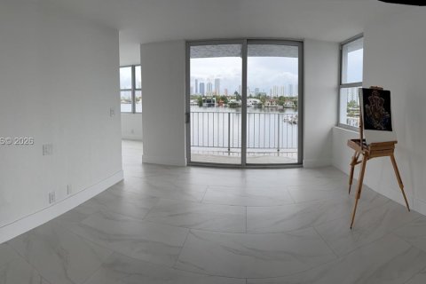 Copropriété à louer à North Miami Beach, Floride: 2 chambres, 112.69 m2 № 2000126 - photo 9