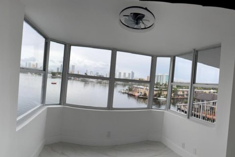 Copropriété à louer à North Miami Beach, Floride: 2 chambres, 112.69 m2 № 2000126 - photo 8