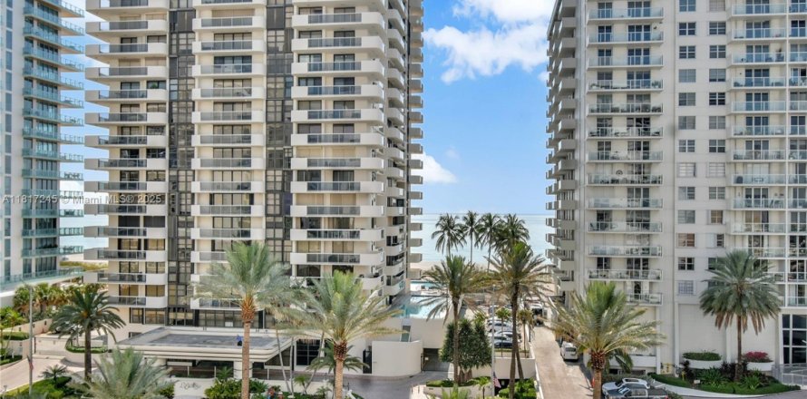 Condo in Miami Beach, Florida, 2 bedrooms  № 2014003