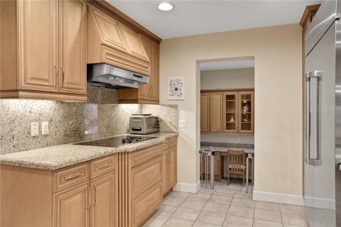 House in Winter Haven, Florida 5 bedrooms, 419.27 sq.m. № 1812915 - photo 11