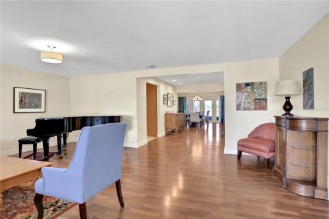 House in Winter Haven, Florida 5 bedrooms, 419.27 sq.m. № 1812915 - photo 14