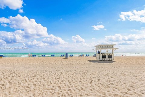 Copropriété à louer à Miami Beach, Floride: 2 chambres, 118.08 m2 № 2009677 - photo 24